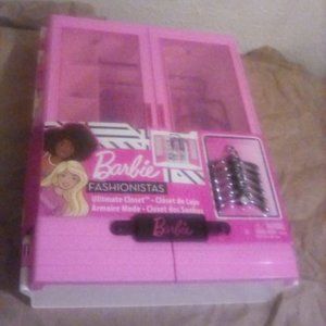 Barbie Fashionistas Ultimate Closet